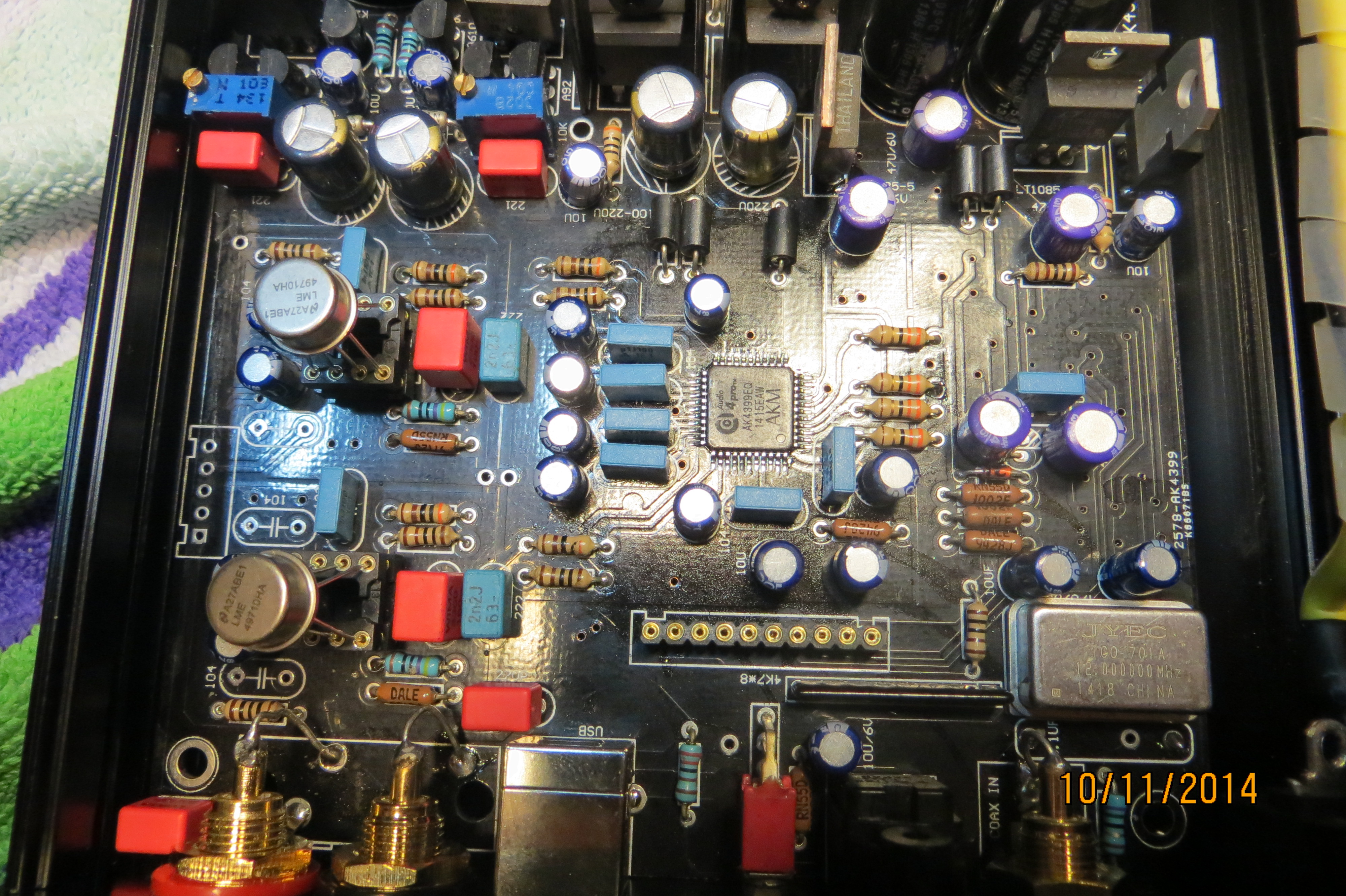 ak4399_nearly_all_caps_removed.jpg
